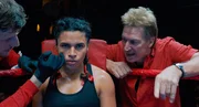 Tanne (Tobias Moretti) feuert Ali (Alina Şerban) an.