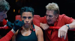 Tanne (Tobias Moretti) feuert Ali (Alina Şerban) an.