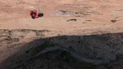 Alex Honnold klettert frei auf Les Rivieres Pourpres. Alex Honnold klettert frei auf Les Rivieres Pourpres.