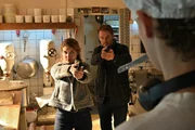 Kommissare Szabo (Lara Mandoki) und Winkler (Kai Scheve) geraten bei der Befragung eines Tatverd&auml;chtigen in eine bedrohliche Situation.