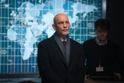 Geleitet werden die Ermittlungen von einem Mann namens Bob Hunter (John Malkovich), der eigene Ziele zu verfolgen scheint.