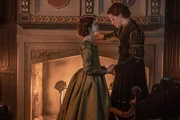 Katharina von Aragon (Charlotte Hope, l.); Henry VIII. (Ruairi O'Connor, r.) Katharina von Aragon (Charlotte Hope, l.); Henry VIII. (Ruairi O'Connor, r.)