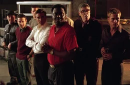 L-R: Matt Damon as Linus Caldwell, Scott Caan as Turk Malloy, George Clooney as Danny Ocean, Bernie Mac as Frank Catton, Elliott Gould as Reuben Tishkoff and Brad Pitt as Rusty Ryan.