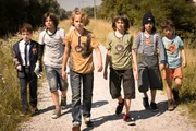 v.l.n.r.: Matze (Mikke Emil Rasch), Finn (Bennet Meyer), Leo (Michael Sommerer), Elias (Aaron Kissiov), Oskar (Ron Antony Renzenbrink), Joshua (Vico M&uuml;cke).