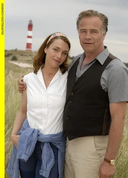 Johanna (Aglaia Szyszkowitz) verliebt sich in den Wasserbauingenieur Anton Brunner (Klaus J. Behrendt).