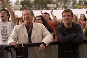 Mit seiner Begeisterung &uuml;ber das Revival der Lieblingsband seiner Jugend steckt Barnaby (John Nettles, l.) seinen Assistenten Jones (Jason Hughes, r.) an.