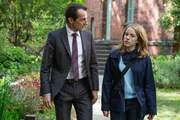 Radek (Hans-Werner Meyer) und Jessica (Paula Kalenberg) tauschen sich über die Befragung des Freundes der Vermissten aus. Radek (Hans-Werner Meyer) und Jessica (Paula Kalenberg) tauschen sich über die Befragung des Freundes der Vermissten aus.