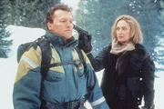Hal Tucker (Michael Rooker), Kristel - Jet Pilot (Caroline Goodall)