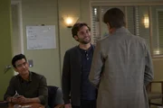 (v.l.n.r.) Dr. Nico Kim (Alex Landi); Dr. Levi Schmitt (Jake Borelli); Daniel Schwartz (Peter Strauss) (v.l.n.r.) Dr. Nico Kim (Alex Landi); Dr. Levi Schmitt (Jake Borelli); Daniel Schwartz (Peter Strauss)