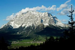 Wettersteingebirge mit Ehrwald.