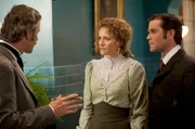 Von links nach rechts: Helene Joy (Dr. Julia Ogden), Yannick Bisson (Detective Murdoch)