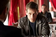 Alex (Vinzenz Kiefer) stellt Oliver Wolff zur Rede: Hat er Alex' Informationen missbraucht und die beiden Gangster ermorden lassen?