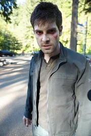 Nick Burkhardt (David Giuntoli) wurde von Zombies infiziert. Er sieht nicht nur erschreckend aus, er ist auch noch sehr gefährlich... Nick Burkhardt (David Giuntoli) wurde von Zombies infiziert. Er sieht nicht nur erschreckend aus, er ist auch noch sehr gefährlich...