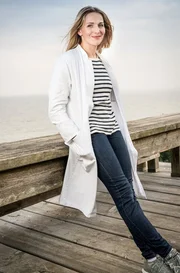 Nora Kaminski (Tanja Wedhorn) macht einen Neuanfang auf R&uuml;gen.