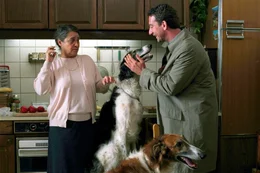 Monica Bleibtreu (Lea Steinwendner), Heio von Stetten (Simon Ladiner).