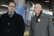 L-R: Elliot Stabler (Christopher Meloni) und Donald Cragen (Dann Florek) L-R: Elliot Stabler (Christopher Meloni) und Donald Cragen (Dann Florek)