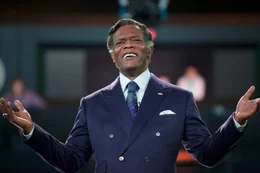 Pat Novak (Samuel L. Jackson) ist fest &uuml;berzeugt, dass der Einsatz von Robotern die Kriminalit&auml;t effektiv verringert. Er setzt sich aktiv f&uuml;r die Ver&auml;nderung der amerikanischen Justiz ein.  +++ Die Verwendung des sendungsbezogenen Materials ist nur mit dem Hinweis und Verlinkung auf RTL+ gestattet. +++