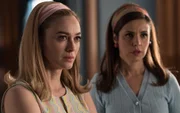 L-R: Marta Hazas als Clara Montesinos, Marta Torn&eacute; als Paloma Oliver.