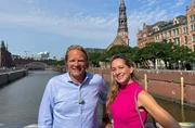 Björn Freitag und Tamina Kallert begeben sich auf „grenzenlos köstliche“ Genussreise in die Hansestadt Hamburg. Björn Freitag und Tamina Kallert begeben sich auf „grenzenlos köstliche“ Genussreise in die Hansestadt Hamburg.