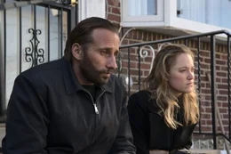 Peter (Matthias Schoenaerts) und Grace (Maika Monroe)  +++ Die Verwendung des sendungsbezogenen Materials ist nur mit dem Hinweis und Verlinkung auf RTL+ gestattet. +++