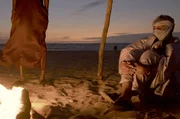 Mohamedou Slahi am Lagerfeuer in Nouakchott, Mauretanien