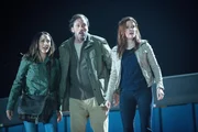 V.l.: Rosalee (Bree Turner), Monroe (Silas Weir Mitchell) und Juliette (Bitsie Tulloch) kämpfen verzweifelt gegen die Zombieapokalypse. Doch alleine können sie nichts ausrichten... V.l.: Rosalee (Bree Turner), Monroe (Silas Weir Mitchell) und Juliette (Bitsie Tulloch) kämpfen verzweifelt gegen die Zombieapokalypse. Doch alleine können sie nichts ausrichten...