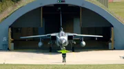 Ein Tornado kommt aus einem Shelter. Weitere Fotos auf Anfrage.