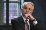 Lawrence Hendricks Sr. (Bob Gunton) Lawrence Hendricks Sr. (Bob Gunton)
