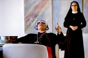 Horst Sachtleben (Bischof Rossbauer) und Andrea Sihler (Schwester Hildegard).
