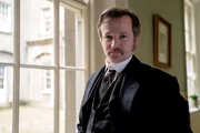 Frederick Regan (Aidan O'Hare)