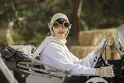 Miss Fisher (Essie Davis) Miss Fisher (Essie Davis)