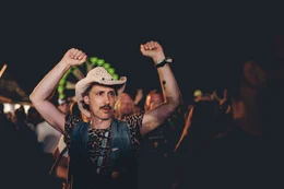 Michael Ostrowski w&auml;hrend ServusTV's "Ostrowski beim Woodstock der Blasmusik" am Woodstock der Blasmusik 2025 in Ort im Innkreis, Ober&ouml;sterreich, &Ouml;sterreich