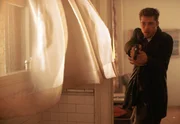 Mills (Brad Pitt) kann es nicht abwarten, den Killer zu stellen.