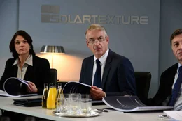 Michael (Christoph M. Ohrt, M.) erlebt er sein Waterloo, als sein Chef ihm mitteilt, dass er nicht nur einen neuen Finanzchef engagiert hat, sondern diesen auch zum Gesch&auml;ftsf&uuml;hrer ernannt hat: seinen neuen Nachbarn Wang Hua!