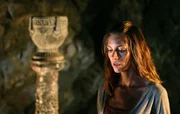 Auch Gwen Russell (Dawn Olivieri) wird als Opfer der abartigen Menschenjagd auf die Insel verschleppt.