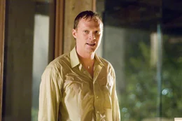 Mit ihm ist nicht zu spa&szlig;en: der Kriminelle Bill Cox (Paul Bettany) geht, um an sein Ziel zu kommen, auch &uuml;ber Leichen ...