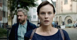 Die Mossad-Agentin Rachel (Diane Kruger) l&auml;sst sich von ihrem besorgten F&uuml;rsprecher und Verbindungsmann Thomas Hirsch (Martin Freeman) nicht &uuml;berreden, mit dem Geheimdienst zu kooperieren, und geht ihren eigenen Weg.
