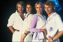 Vor rund 50 Jahren trafen sich die vier Mitglieder der schwedischen Erfolgsgruppe ABBA zum ersten Mal. Sie verkauften dann &uuml;ber 400 Millionen Platten.