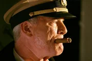 Der zwielichtige Captain Sweet (Michael Shamus Wiles).
