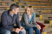 Alex (Vera Farmiga) und Ryan (George Clooney) merken bald, dass vielleicht mehr aus ihnen werden k&ouml;nnte als nur eine fl&uuml;chtige Aff&auml;re.