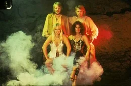 Obwohl ABBA nur etwa ein Jahrzehnt bestand, ist die Band heute so beliebt wie eh und je.