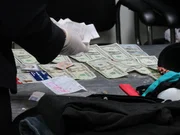 Jeden Tag k&auml;mpfen die Polizeibeamten am Flughafen in Peru gegen den Drogenhandel und andere Verbrechen