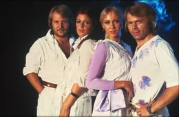 Vor rund 50 Jahren trafen sich die vier Mitglieder der schwedischen Erfolgsgruppe ABBA zum ersten Mal. Sie verkauften dann &uuml;ber 400 Millionen Platten.