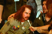 Der &uuml;berzeugte Kriegsgegner Ron Kovic (Tom Cruise, l.) m&ouml;chte so vielen Menschen wie m&ouml;glich zeigen, was der Krieg aus ihm gemacht hat...
