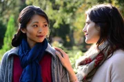 L-R: Li (Linda Chang) und Lisa (Bettina Zimmermann)