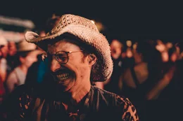 Michael Ostrowski w&auml;hrend ServusTV's "Ostrowski beim Woodstock der Blasmusik" am Woodstock der Blasmusik 2025 in Ort im Innkreis, Ober&ouml;sterreich, &Ouml;sterreich
