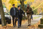 Während Nick (David Giuntoli, l.), Sgt. Wu (Reggie Lee, M.) und Hank (Russell Hornsby, r.) eine Mordreihe aufklären müssen, wagt Rosalee einen schweren Schritt auf ihre Familie zu ... Während Nick (David Giuntoli, l.), Sgt. Wu (Reggie Lee, M.) und Hank (Russell Hornsby, r.) eine Mordreihe aufklären müssen, wagt Rosalee einen schweren Schritt auf ihre Familie zu ...