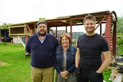 v.l.: Simon, Carole und George Clarke +++ v.l.: Simon, Carole und George Clarke +++