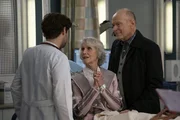 Hocherfreute Patientin: Jake Borelli als Dr. Levi Schmitt, Shannon Wilcox als Irene Sholman, George Gerdes als Norman Sholman