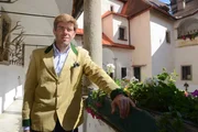 Carl-Philipp Clam-Martinic auf seiner Burg Clam in Klam.